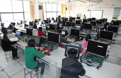 計算機實驗中心 技術開發(fā)的創(chuàng)新引擎